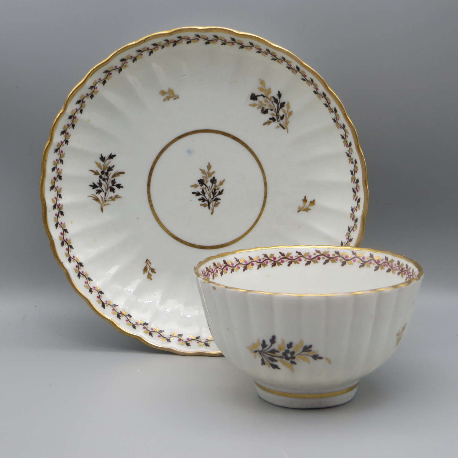 18th century Chamberlain porcelain teabowl and saucer
