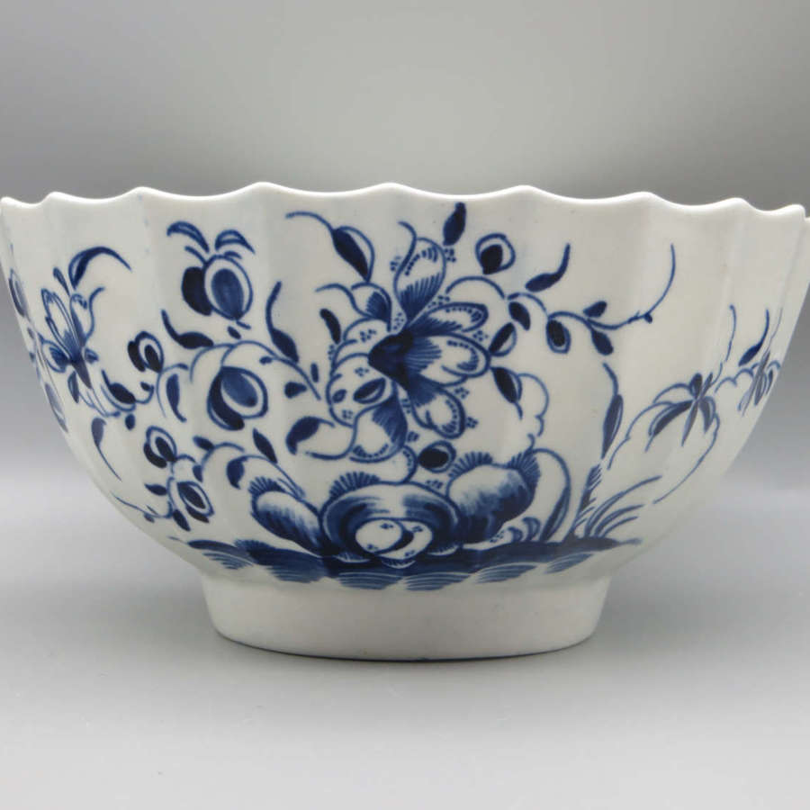18th century Worcester porcelain slop bowl